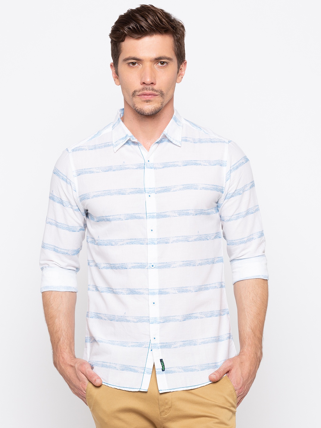 

SPYKAR Men White Slim Fit Striped Casual Shirt