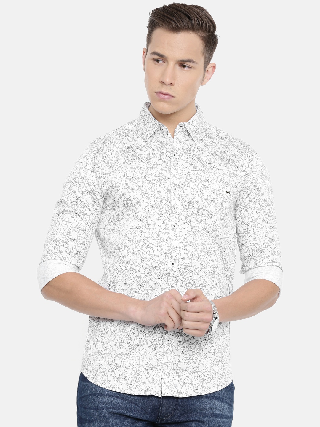 

SPYKAR Men White & Black Slim Fit Printed Casual Shirt