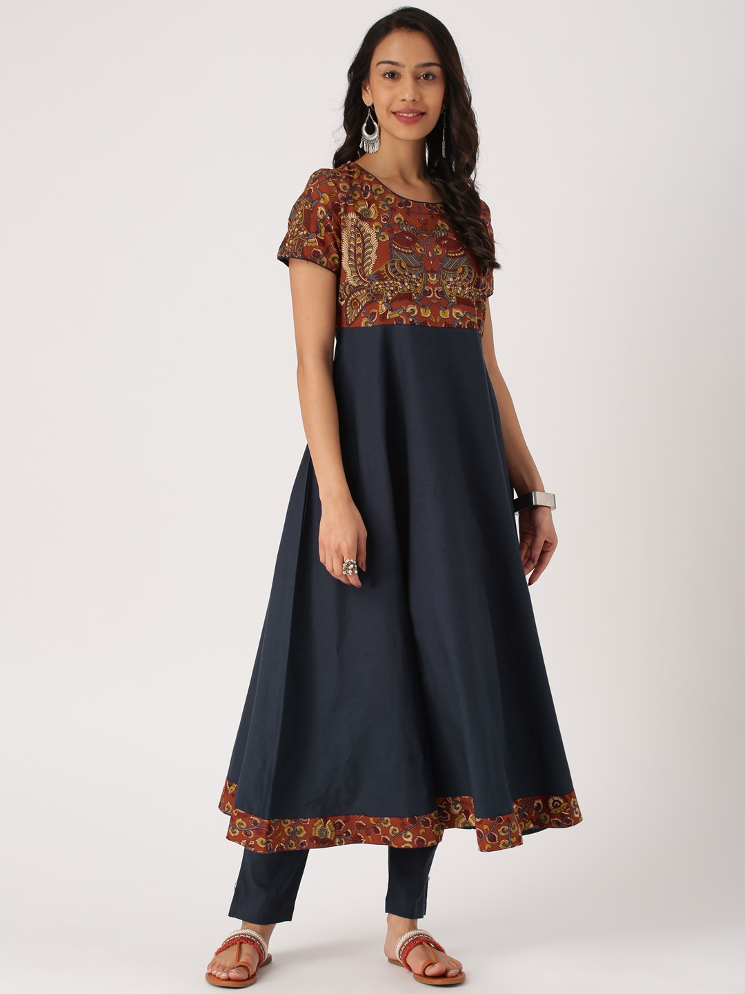 

IMARA Women Navy Blue & Maroon Printed Kurta with Trousers