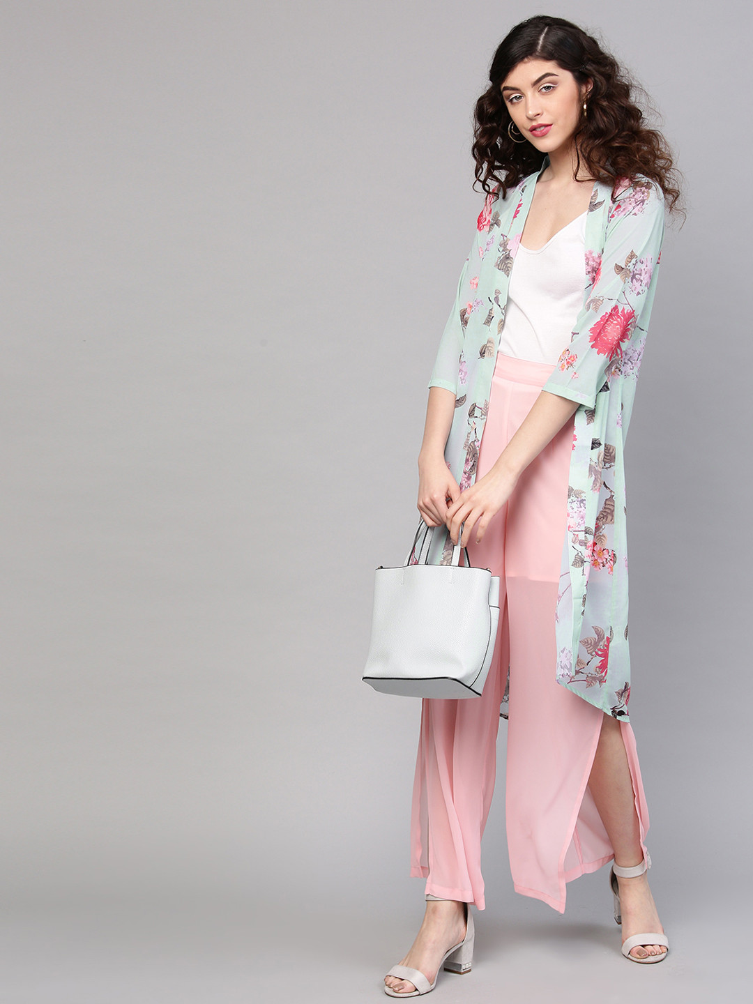 

SASSAFRAS Blue & Pink Floral Print Open Front Shrug