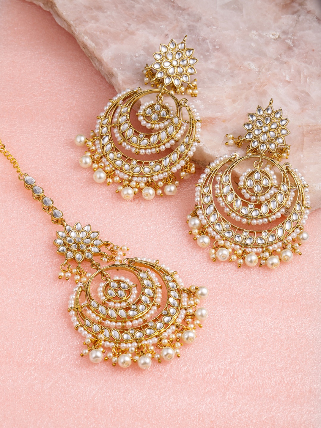 

Zaveri Pearls Gold-Toned Kundan & Pearls Earring & Maangtikka Set