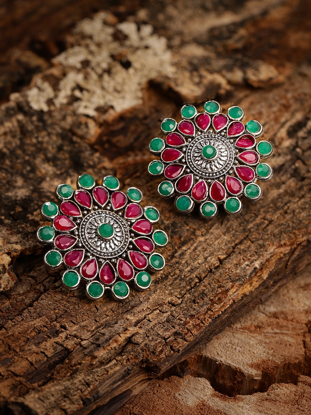 

Zaveri Pearls Silver-Toned & Pink Circular Studs