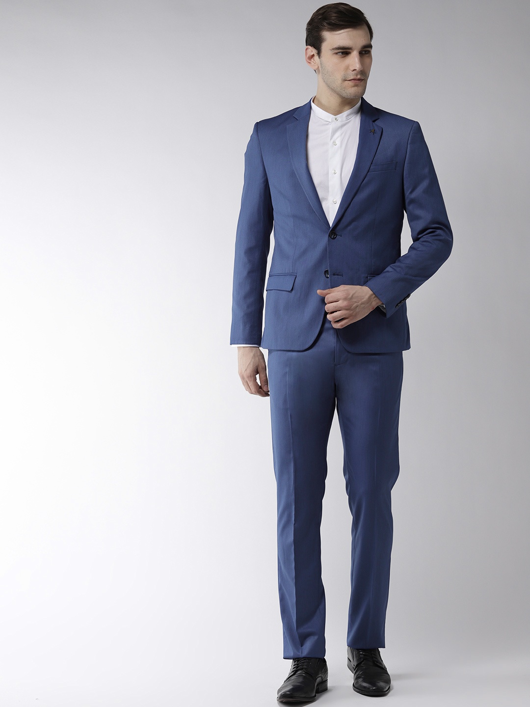 

Arrow Men Blue Solid Zero Calorie Fit Single-Breasted Suit