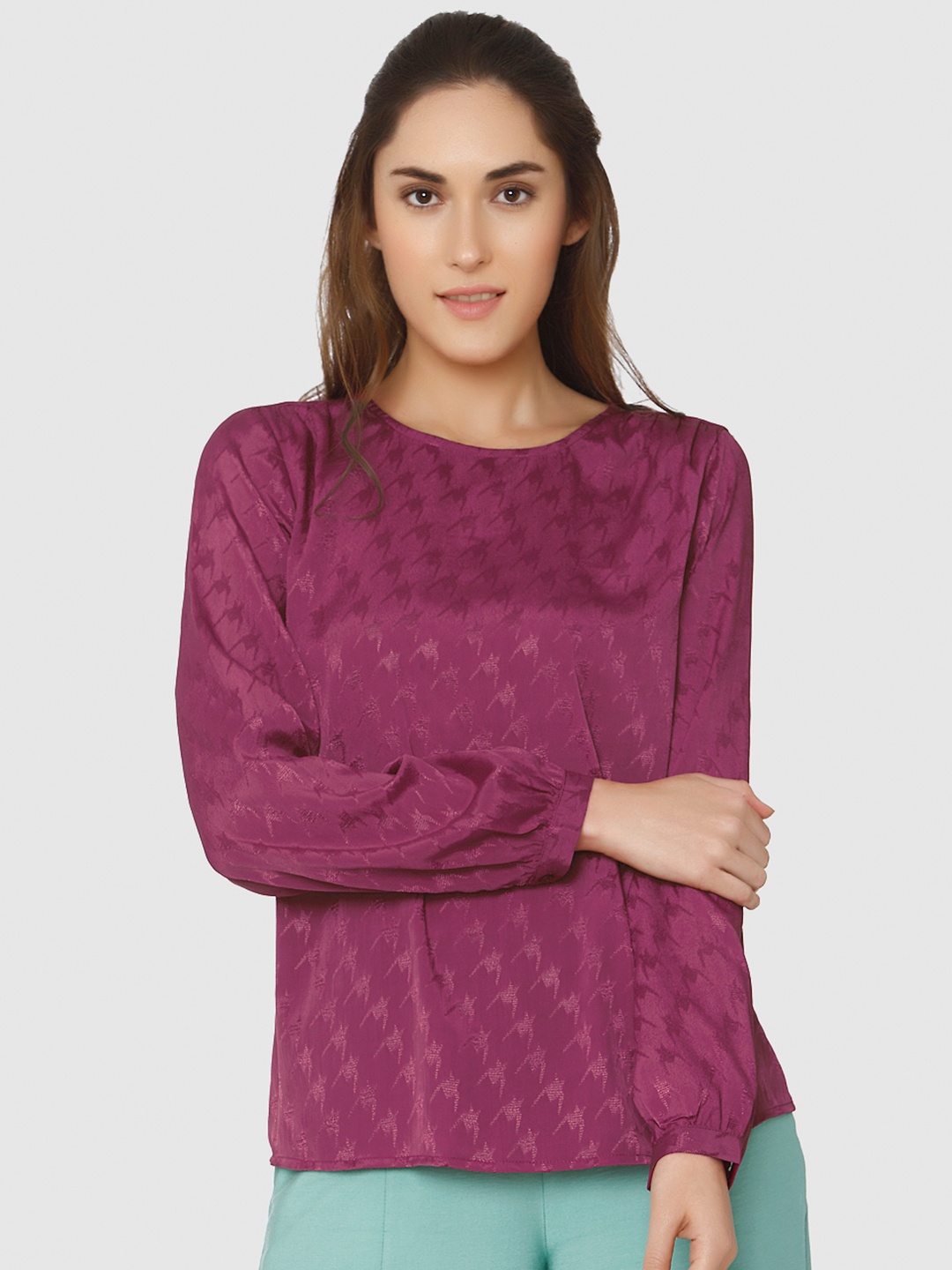 

Vero Moda Women Magenta Self Design Top