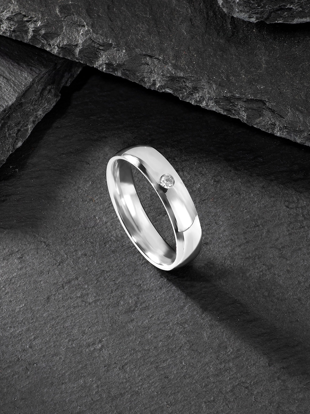 

Peora Men Silver-Plated 316L Stainless Steel CZ Studded Finger Ring