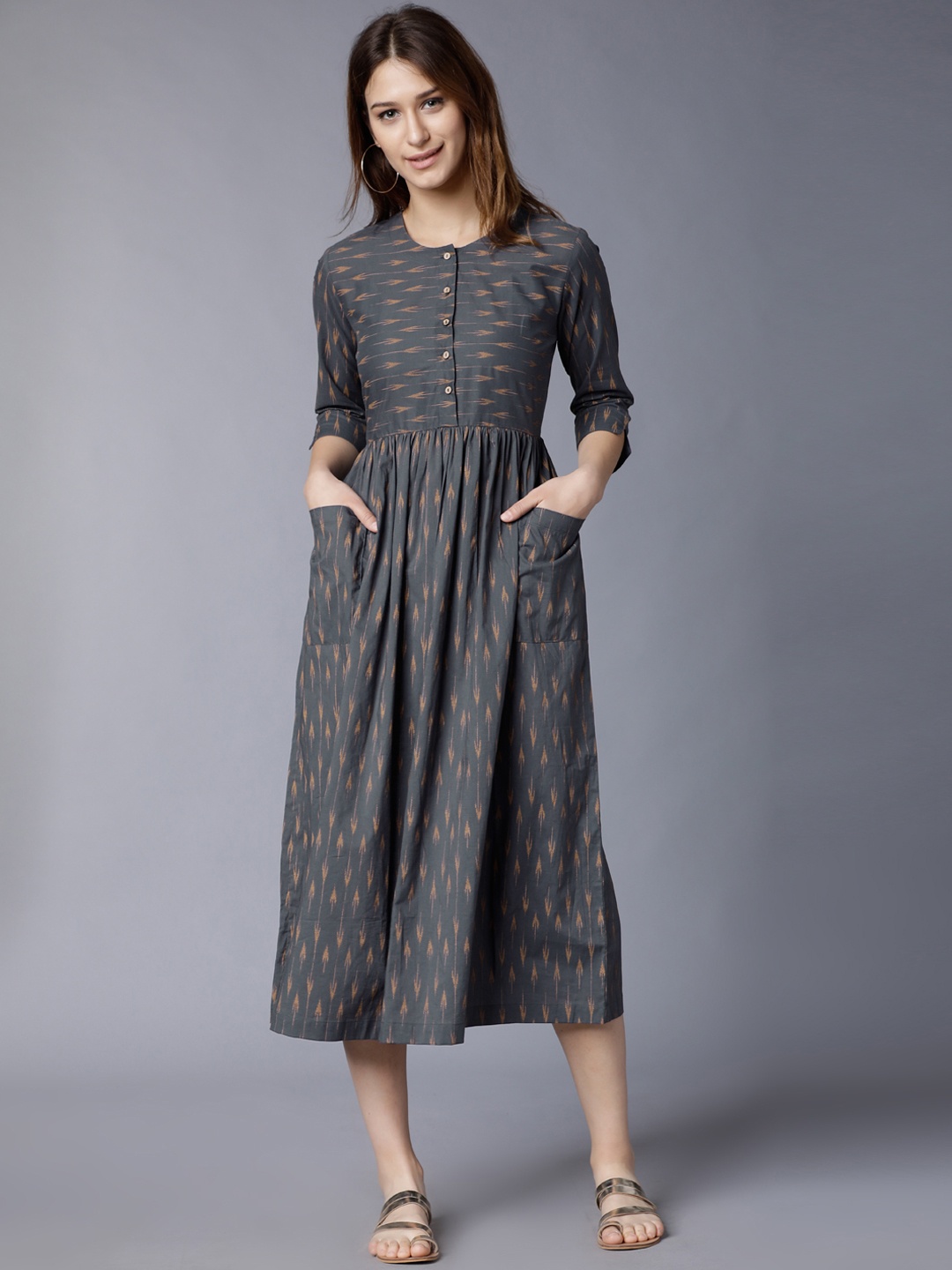 

Vishudh Women Grey Printed Fit and Flare Dress