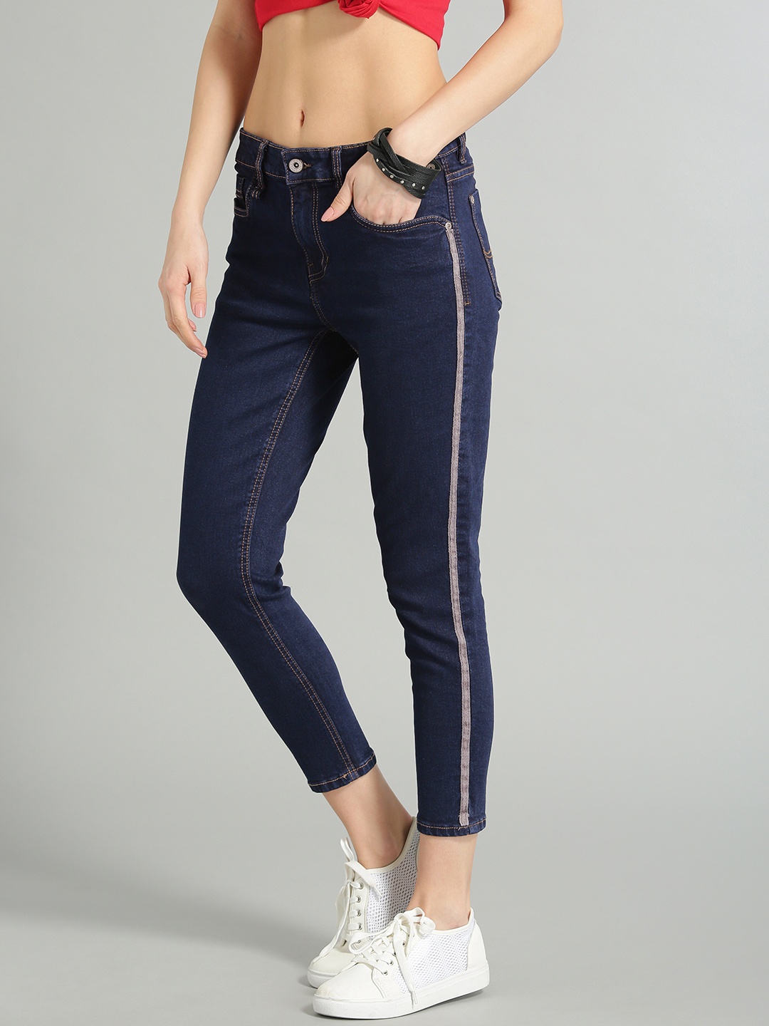 

Roadster Fast and Furious Women Blue Skinny Fit Mid-Rise Clean Look Cropped Jeans