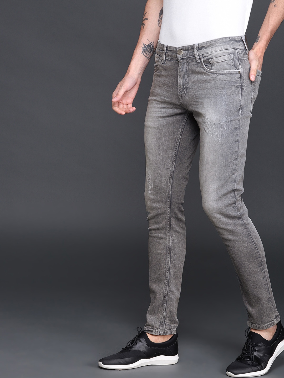 

WROGN Men Grey Slim Fit Mid-Rise Low Distress Stretchable Jeans