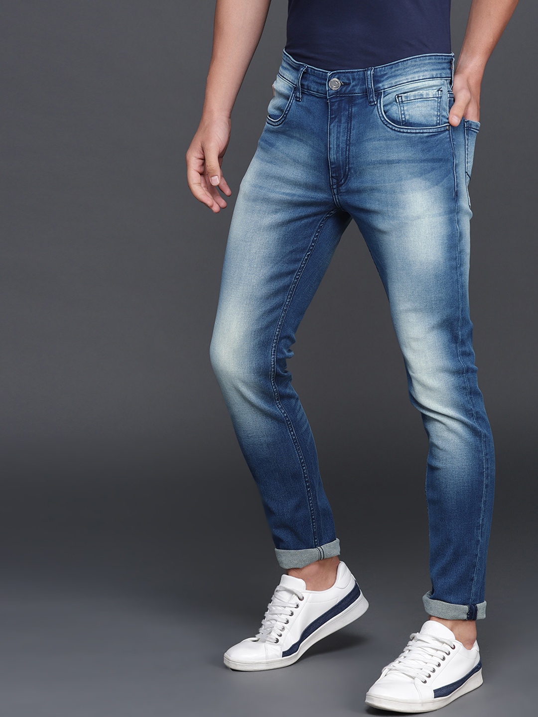 

WROGN Men Blue Skinny Fit Mid-Rise Clean Look Stretchable Jeans