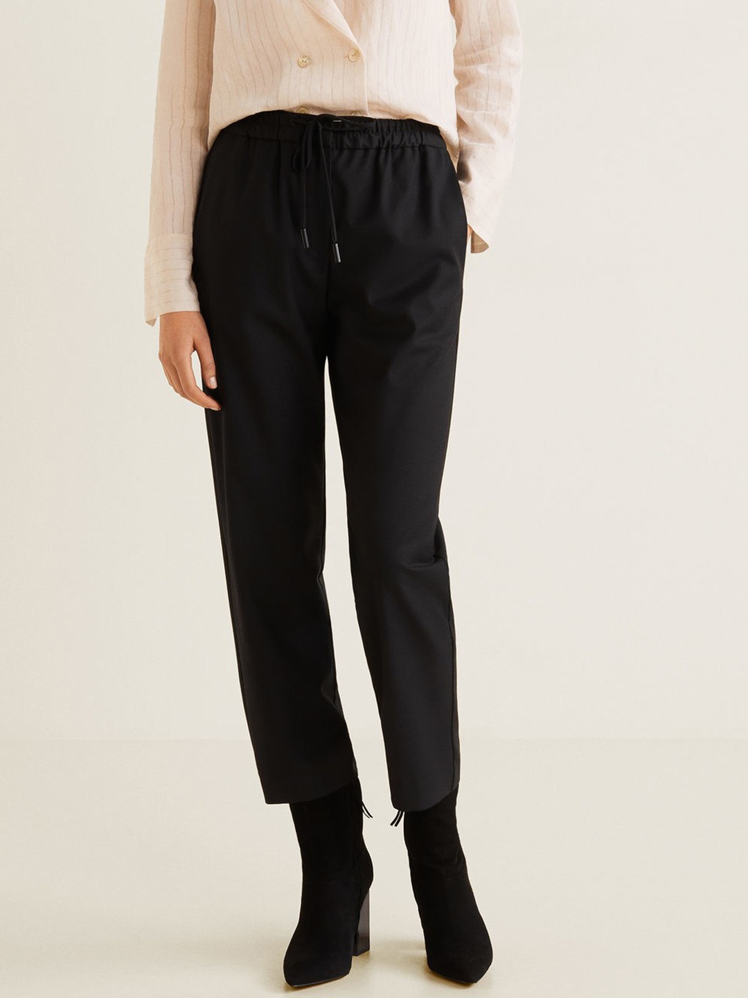 

MANGO Women Black Regular Fit Solid Cropped Trousers