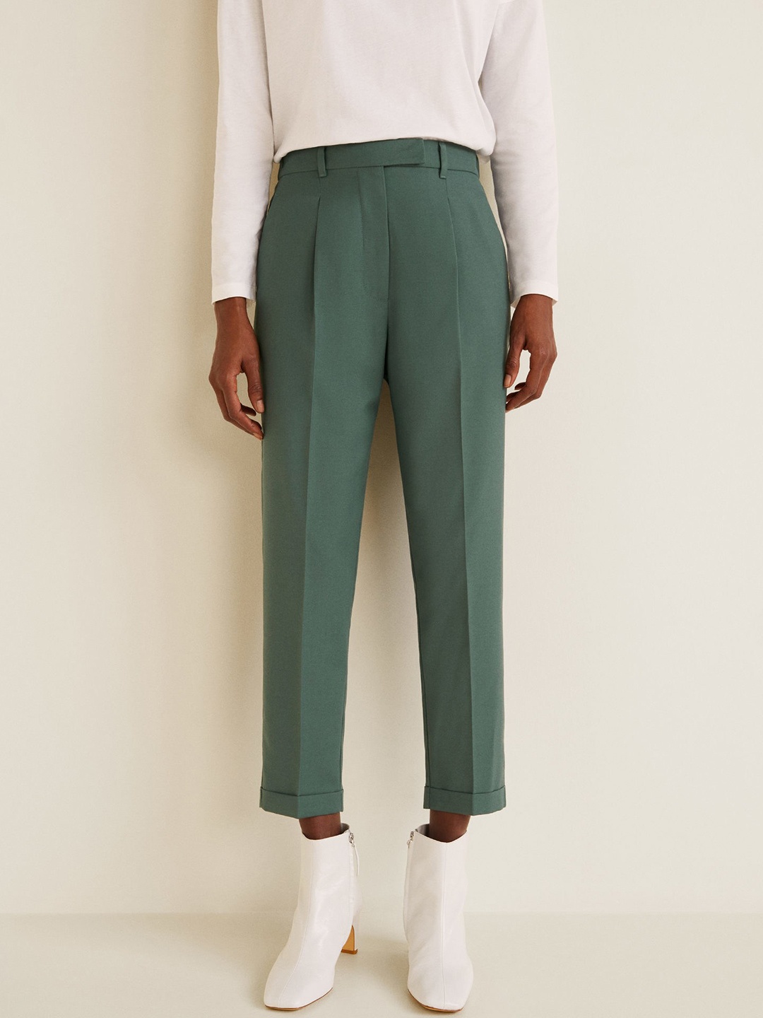 

MANGO Women Green Regular Fit Solid Cropped Regular Trousers