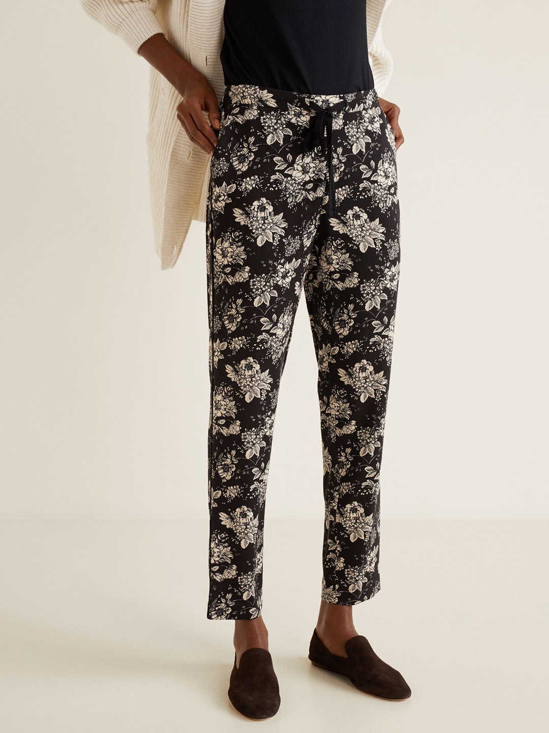 

MANGO Women Black & Off-White Regular Fit Printed Trousers