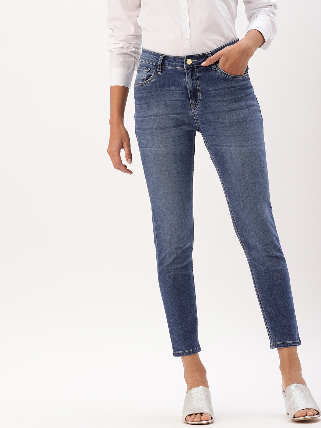 

DressBerry Women Blue Skinny Fit Mid-Rise Clean Look Stretchable Cropped Jeans