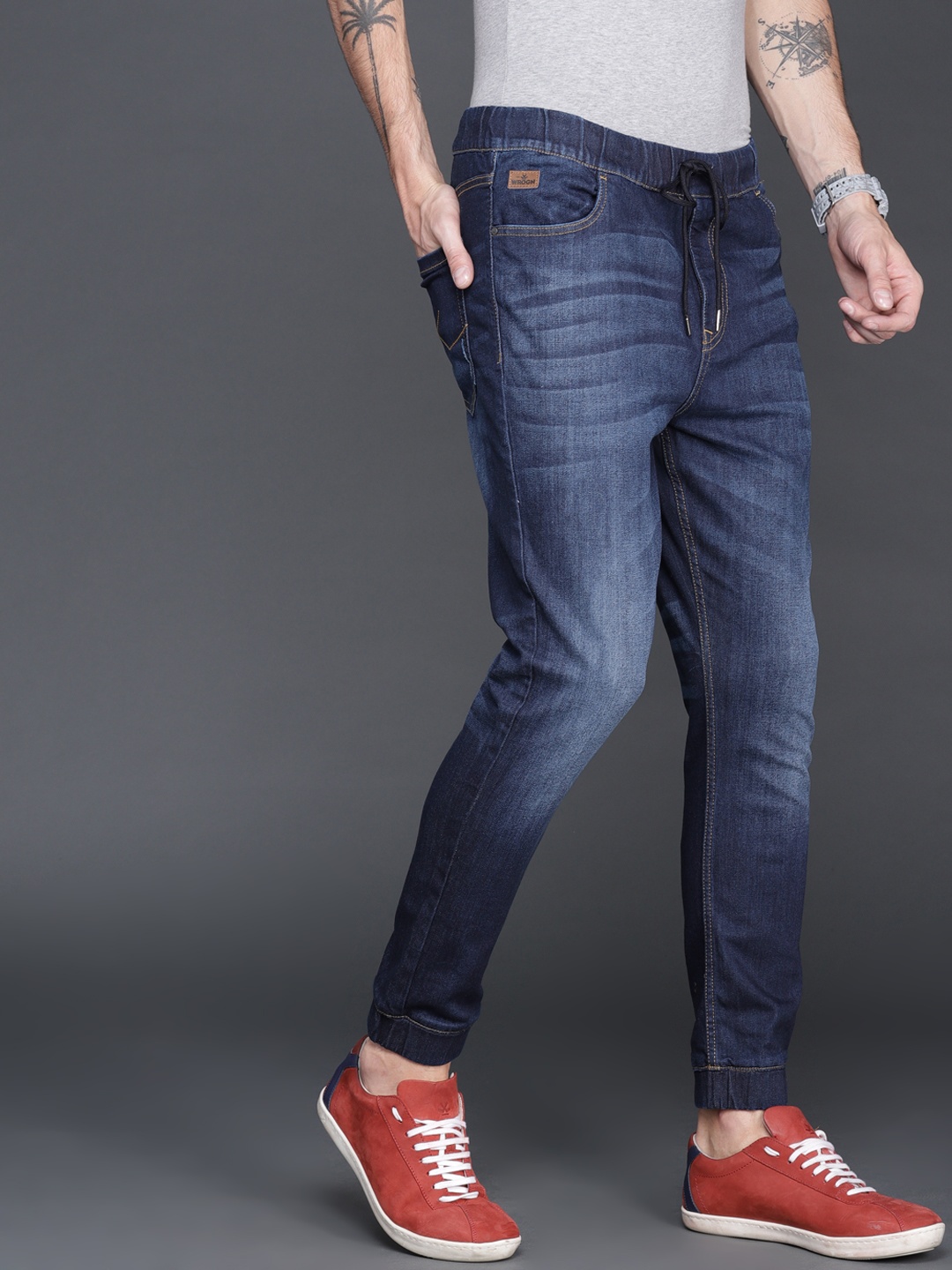

WROGN Men Blue Jogger Mid-Rise Clean Look Jogger Jeans