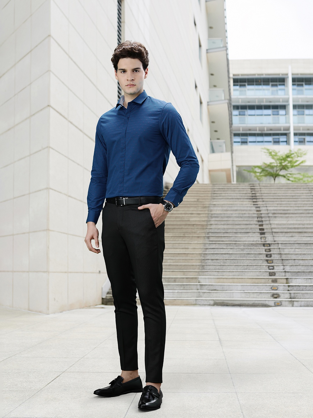 

INVICTUS Navy Printed Slim Fit Sustainable Casual Shirt, Navy blue