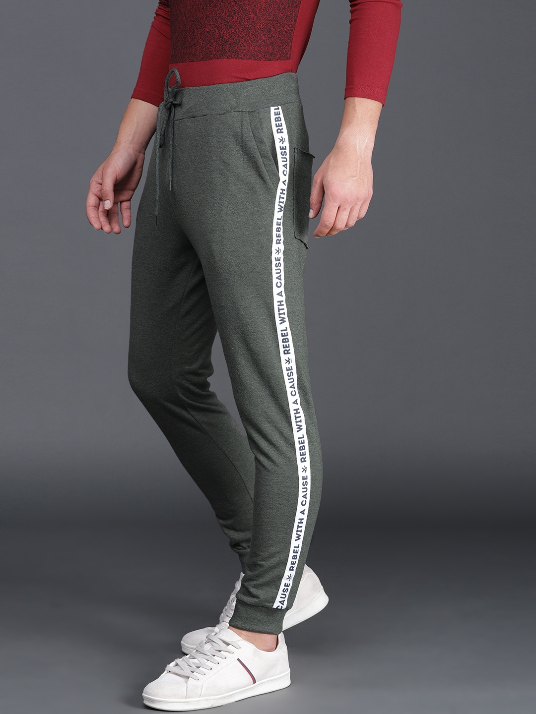 

WROGN Men Green Solid Joggers