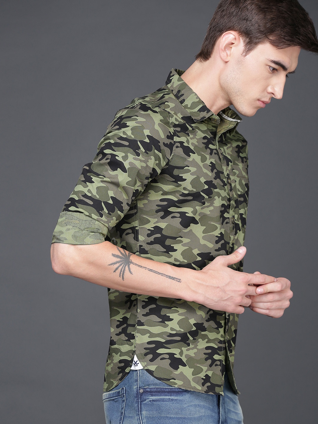 

WROGN Men Olive Green & Black Slim Fit Printed Casual Shirt