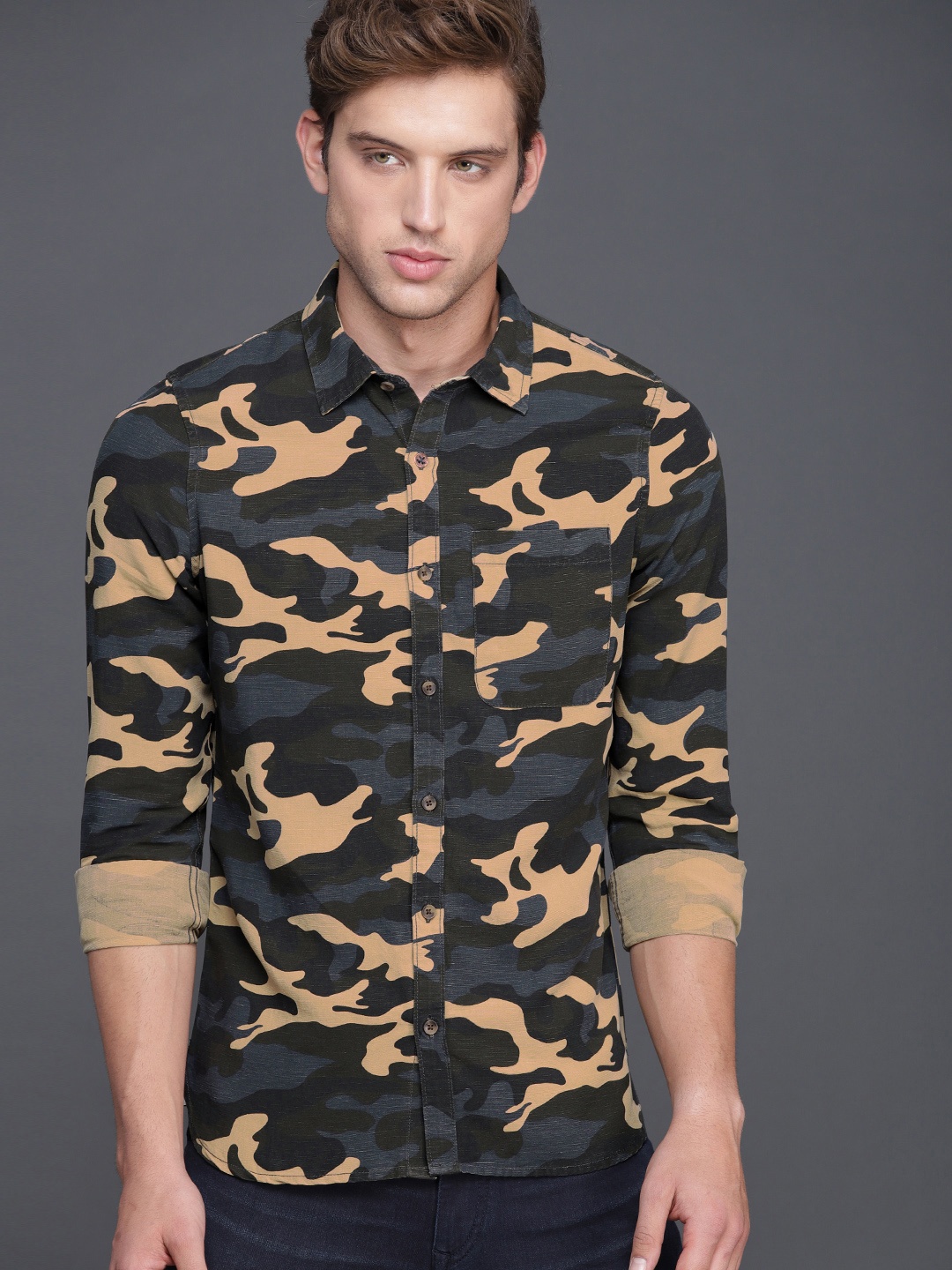 

WROGN Men Khaki & Navy Blue Slim Fit Camouflage Printed Casual Shirt