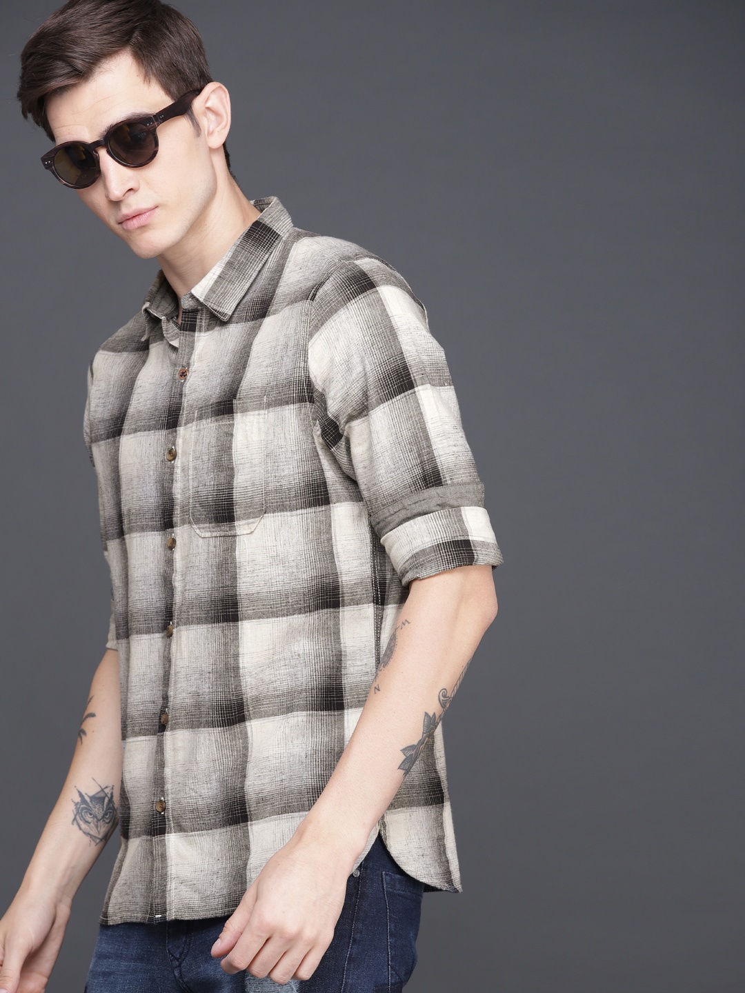 

WROGN Men Off-White & Grey Slim Fit Checked Casual Shirt