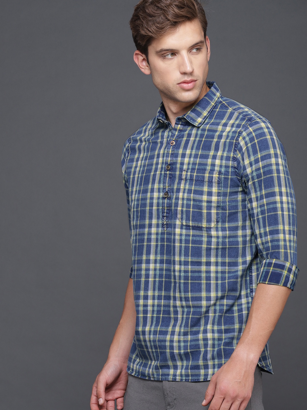 

WROGN Men Navy Blue Regular Fit Checked Casual Shirt