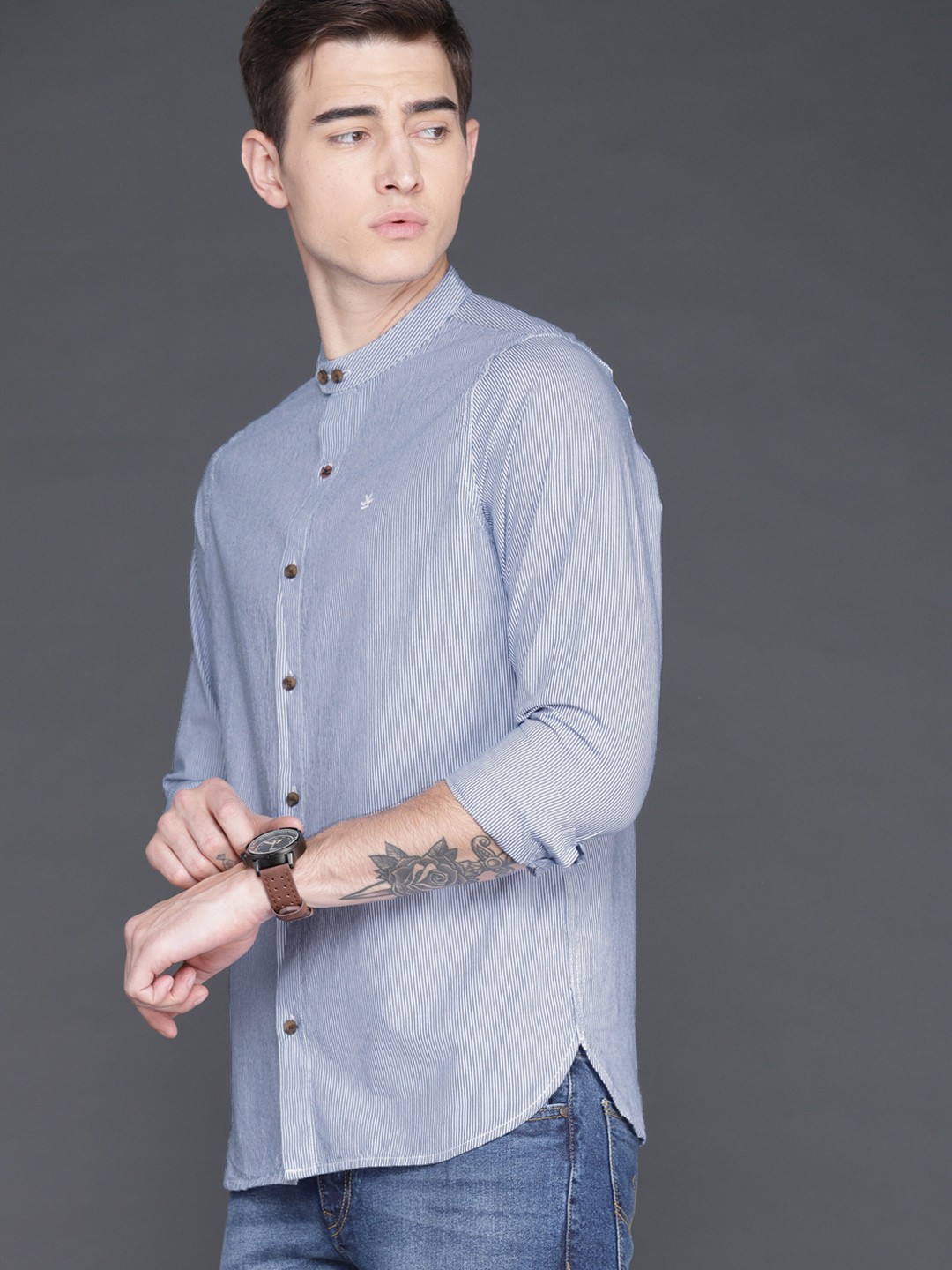 

WROGN Men Blue & White Slim Fit Striped Casual Shirt