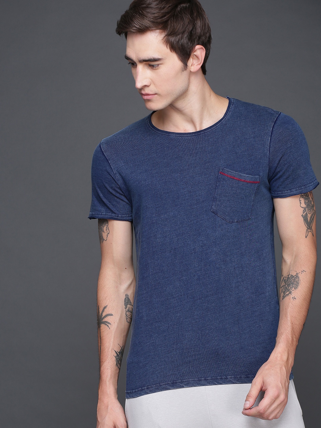 

WROGN Men Navy Blue Slim Fit Solid Round Neck Pure Cotton T-shirt