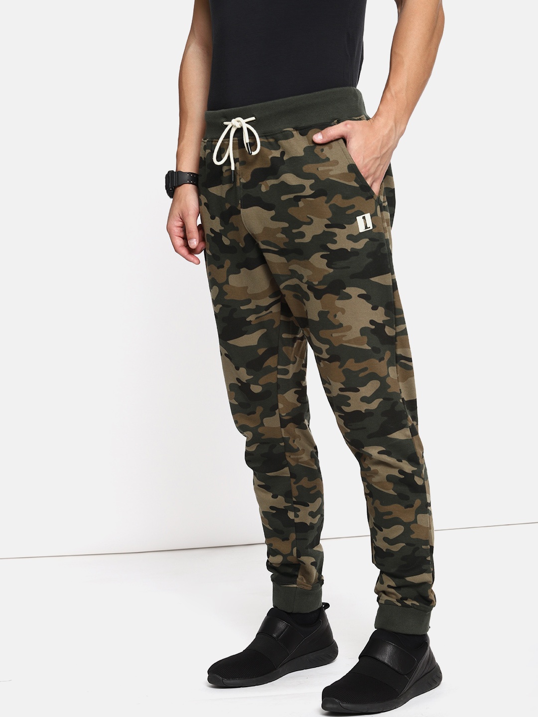

SINGLE Men Olive Green Regular Fit Printed Casual Joggers