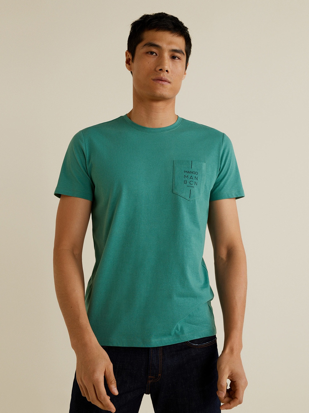 

MANGO MAN Men Green Solid Round Neck Pure Cotton T-shirt