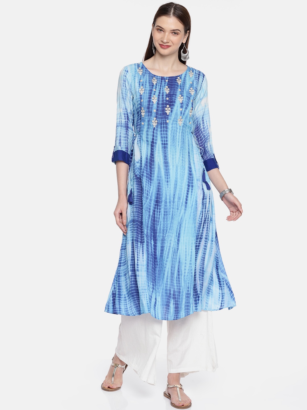 

Span Women Blue Dyed Embroidered A-Line Kurta