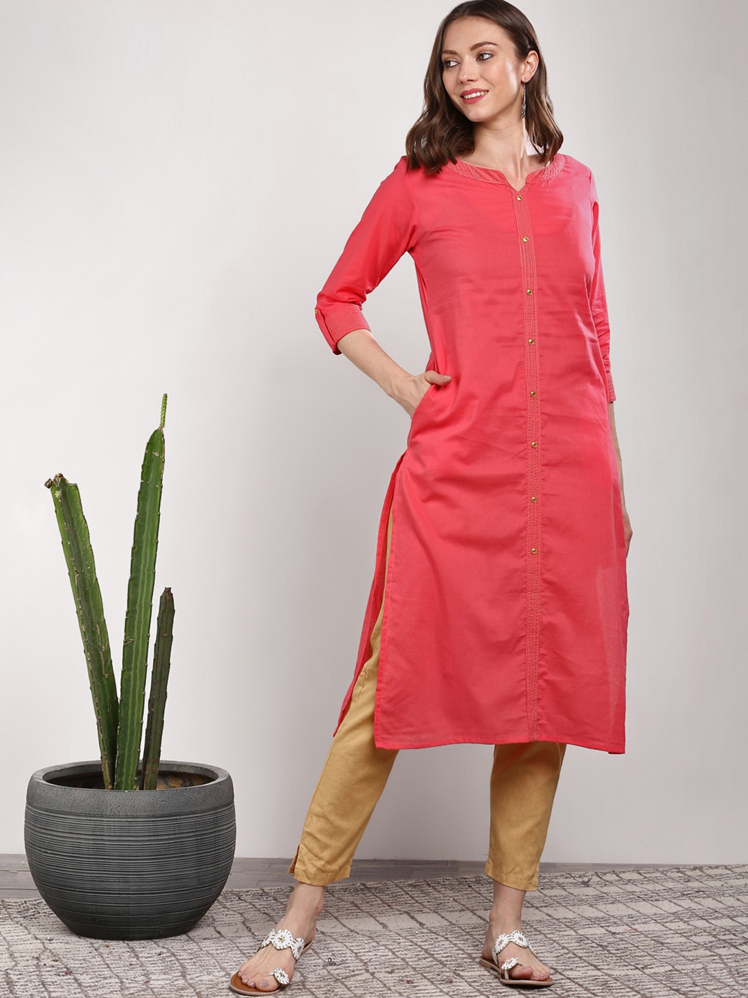 

Sangria Women Coral Pink Solid Straight Kurta