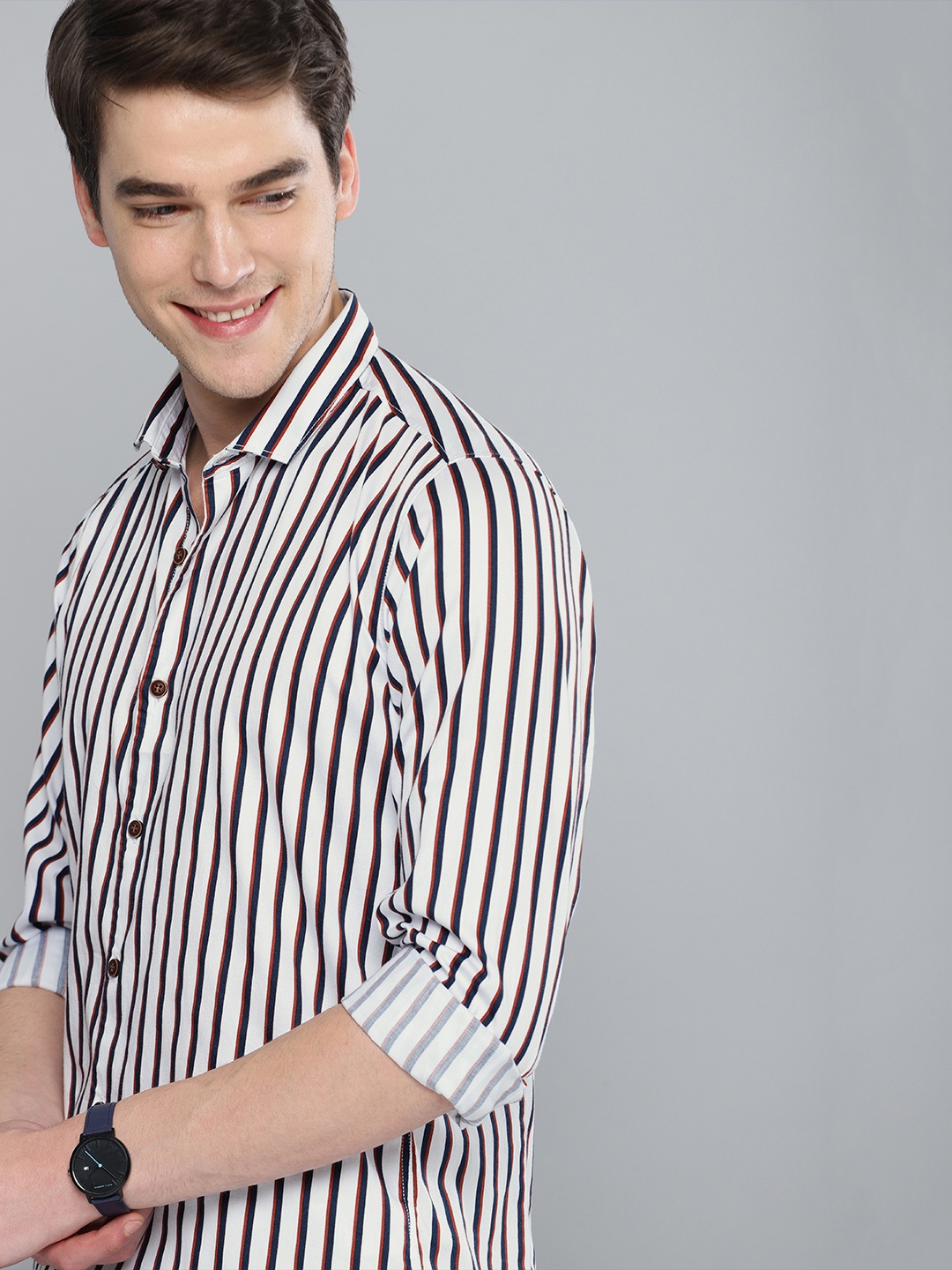 

Mast & Harbour Men White & Navy Blue Regular Fit Striped Casual Shirt