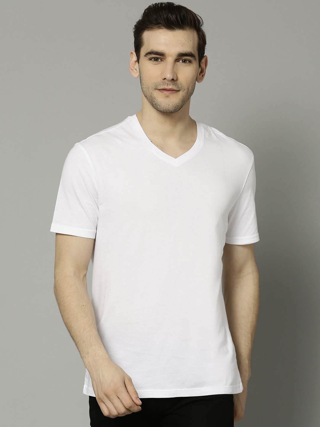 

Marks & Spencer Men White Solid V-Neck T-shirt
