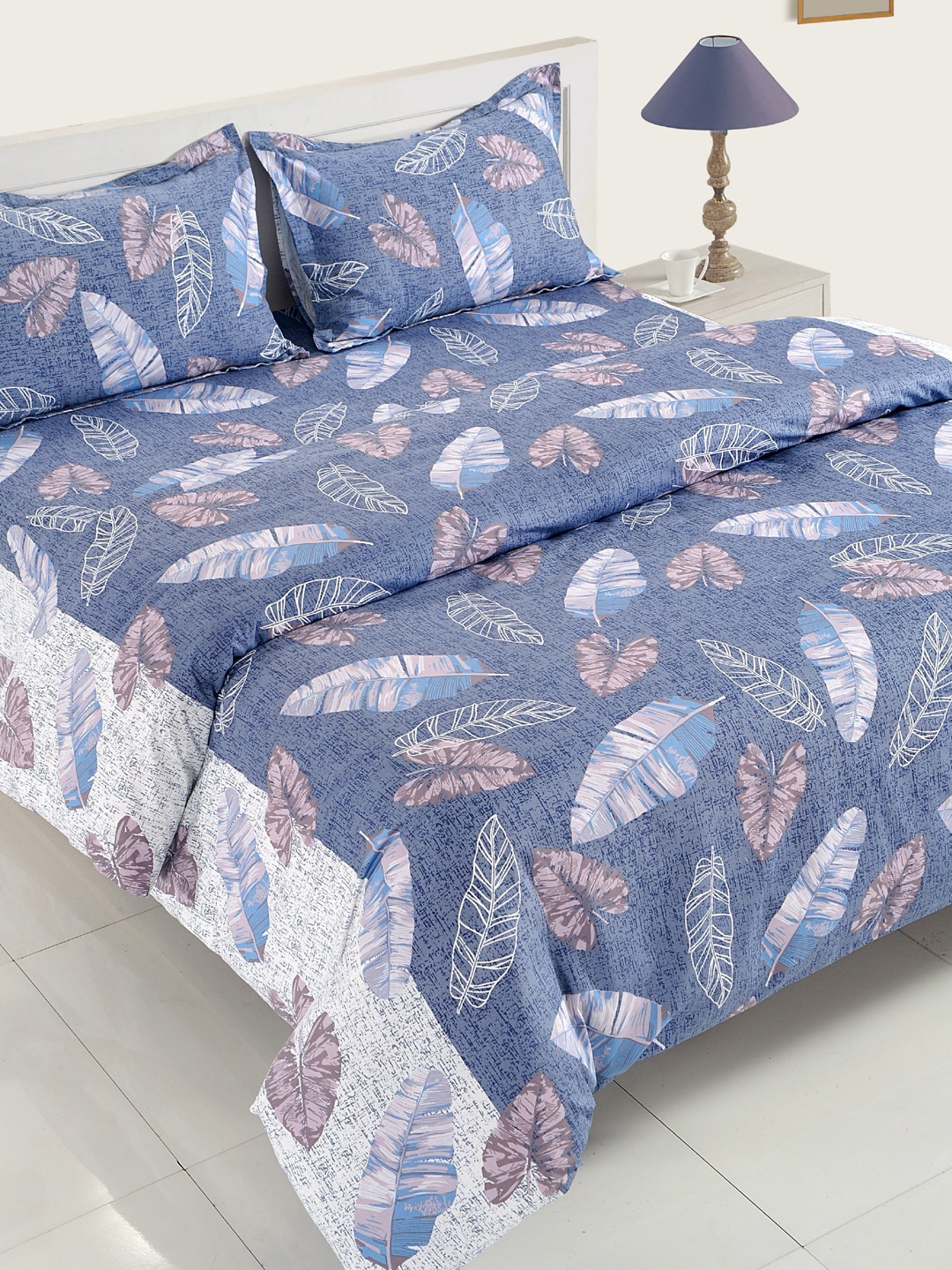

SWAYAM Blue & White Printed 200 TC Bedding Set with Comforter