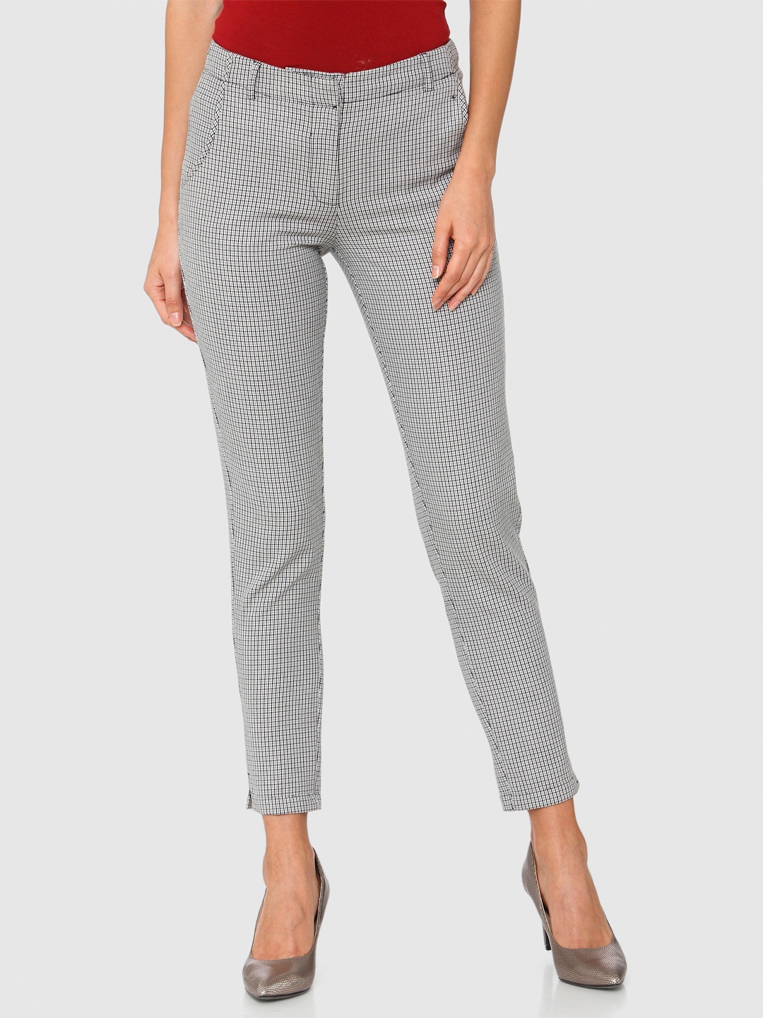 

Vero Moda Women Grey Regular Fit Checked Regular Trousers