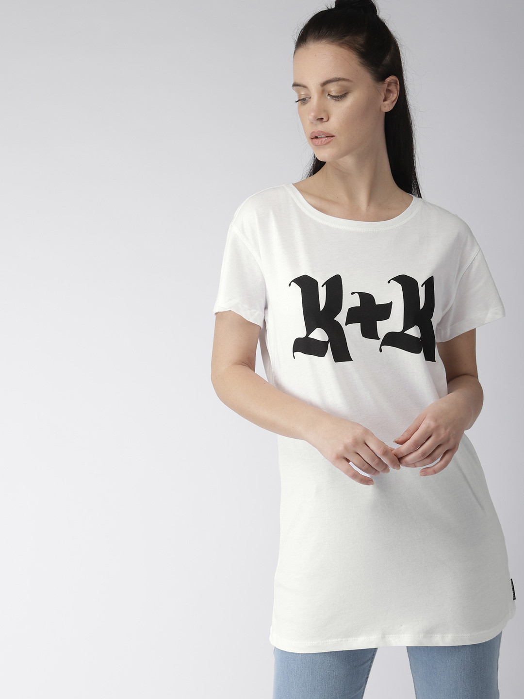 

FOREVER 21 Women White Black Printed Round Neck Longline Pure Cotton T-shirt