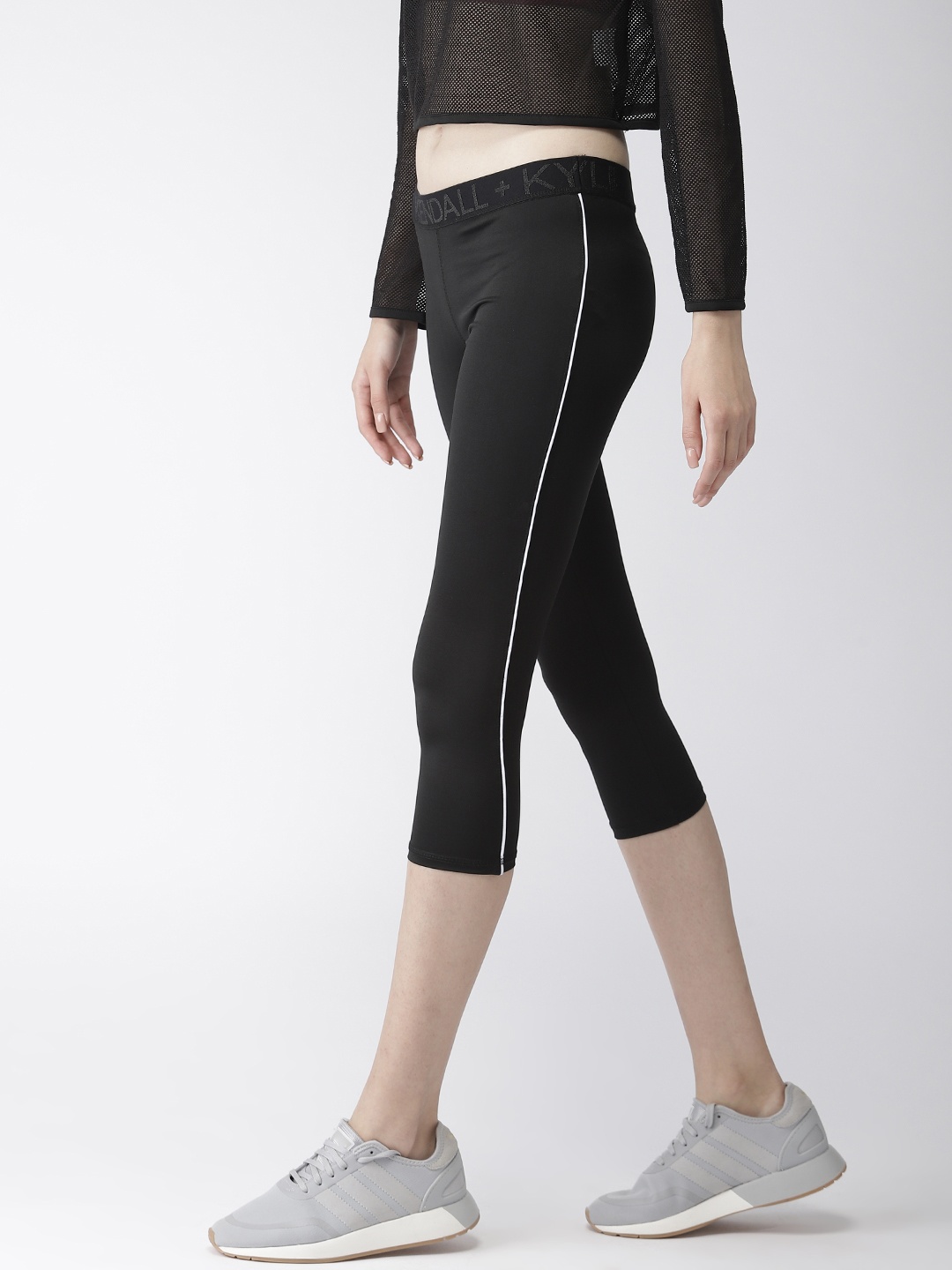 

FOREVER 21 Women Black Ankle-Length Cropped Leggings