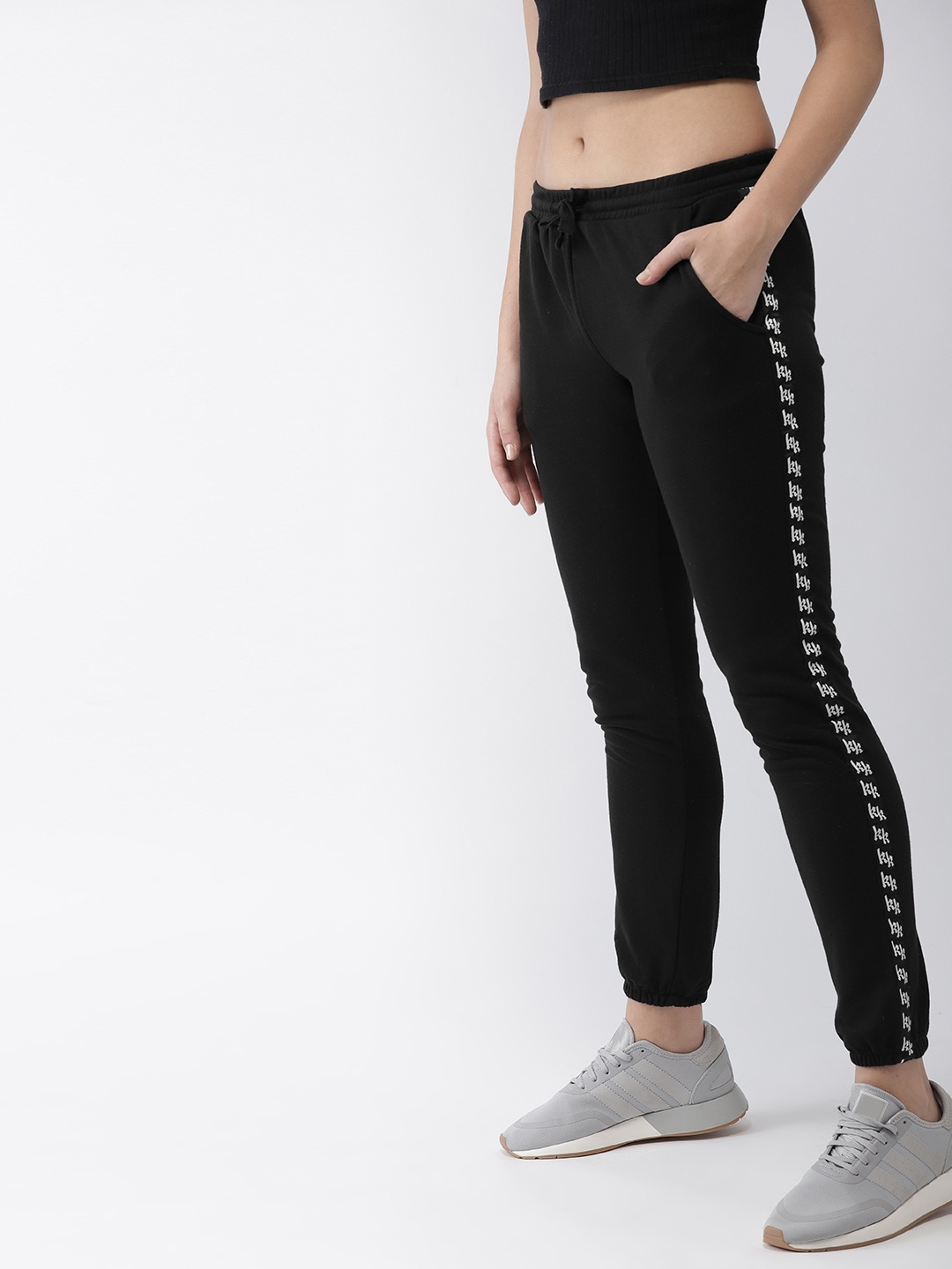 

FOREVER 21 Women Black Solid Joggers