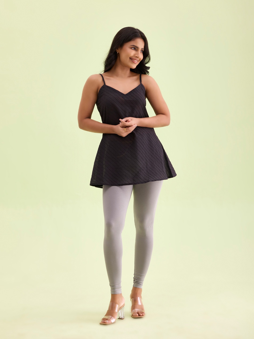 

Go Colors Women Grey Solid Ankle-Length Leggings