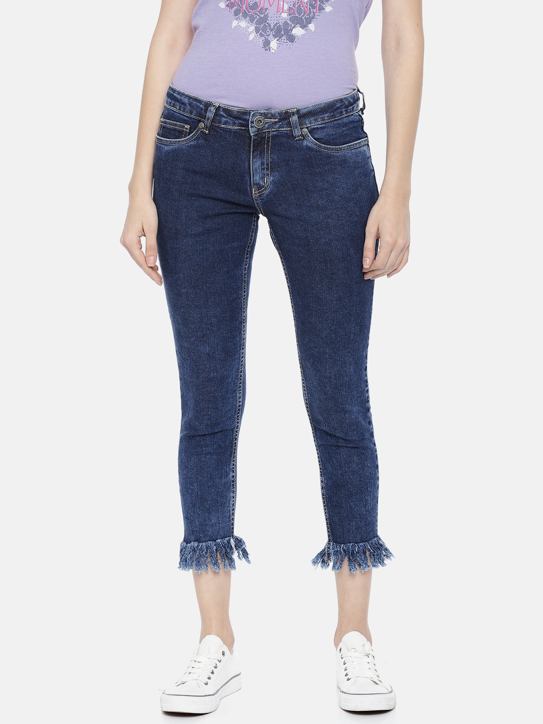

People Women Blue Slim Fit Mid-Rise Clean Look Stretchable Cropped Jeans