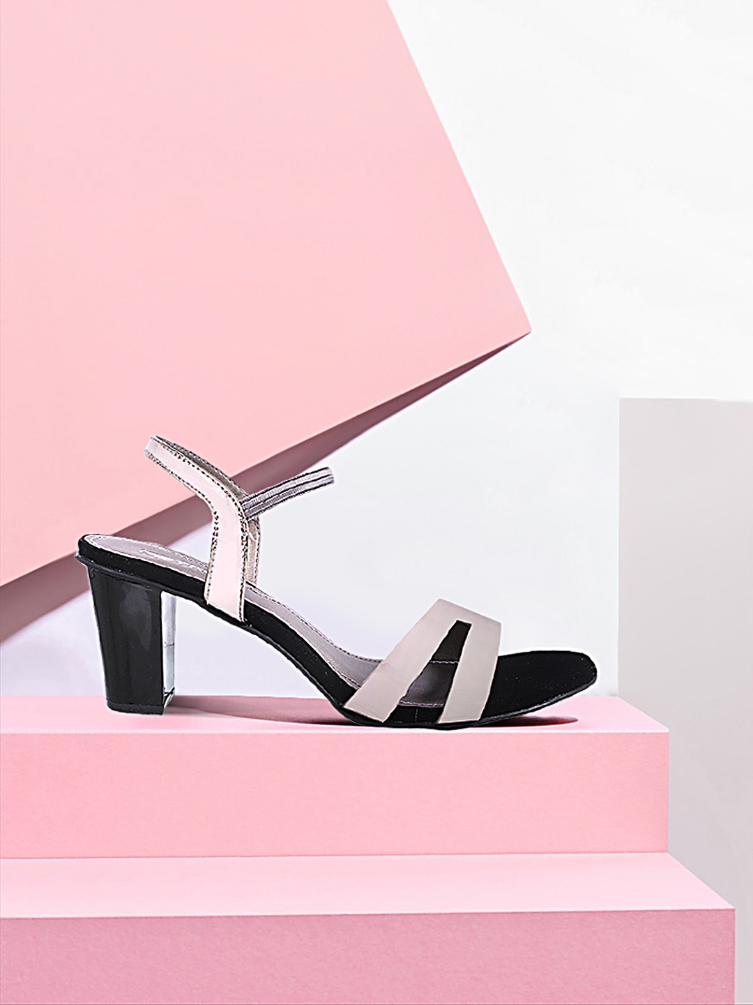 

Metro Women Grey Solid Heels