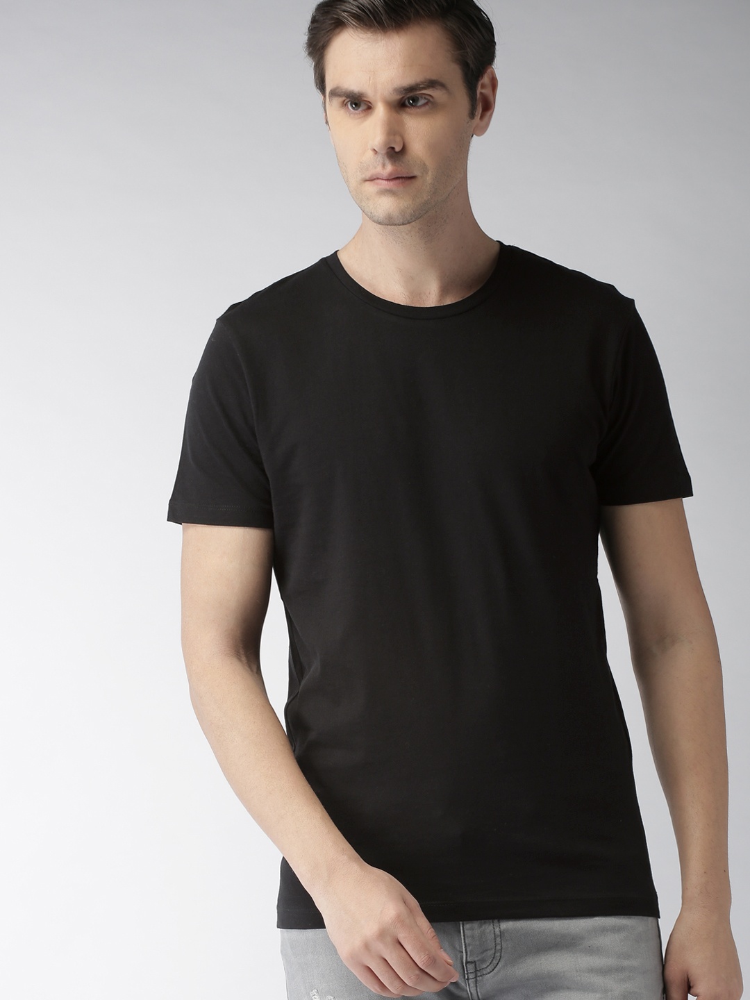 

Celio Men Black Solid Round Neck Pure Cotton T-shirt