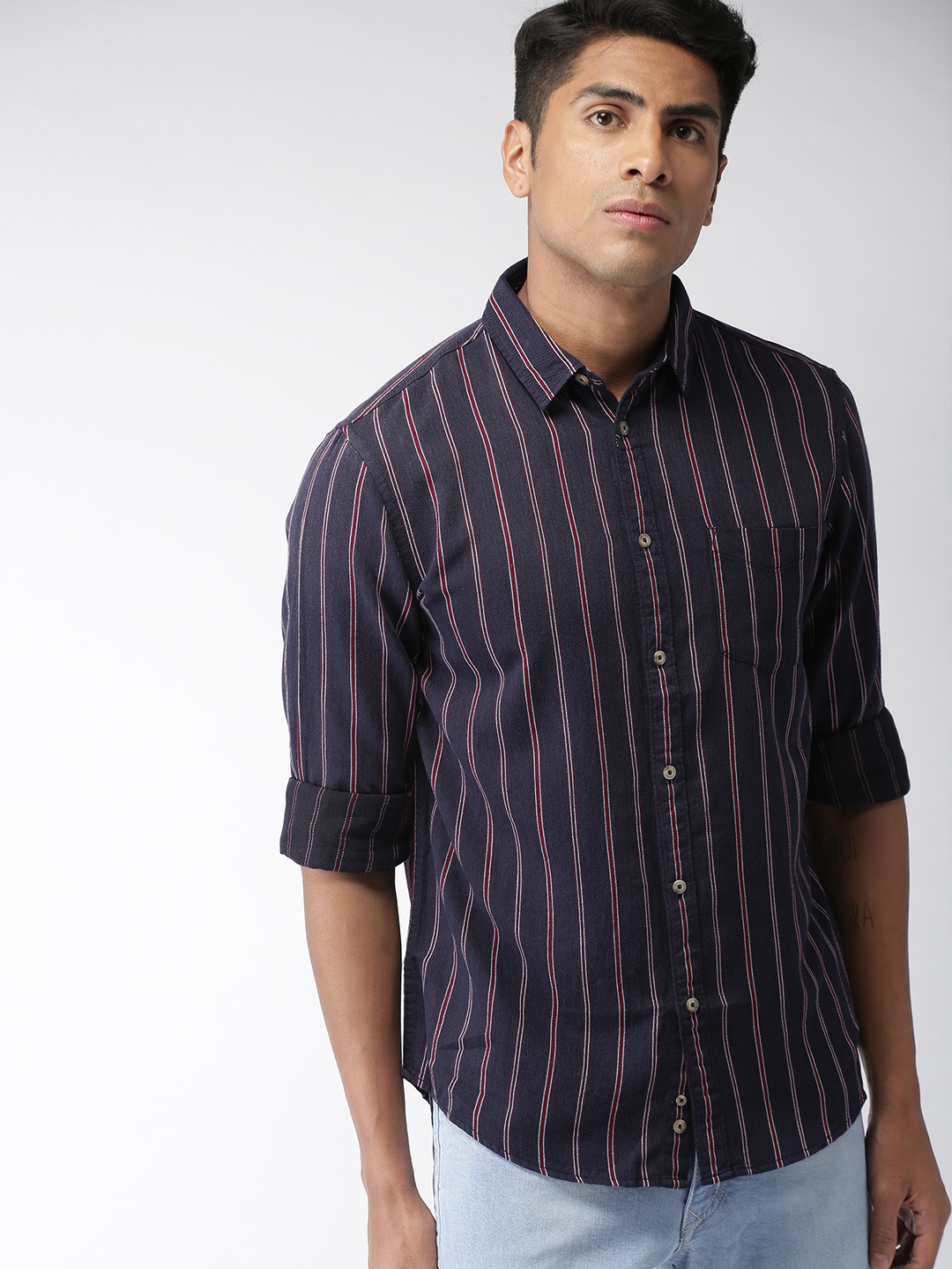 

Celio Men Navy Blue & Red Regular Fit Striped Casual Shirt