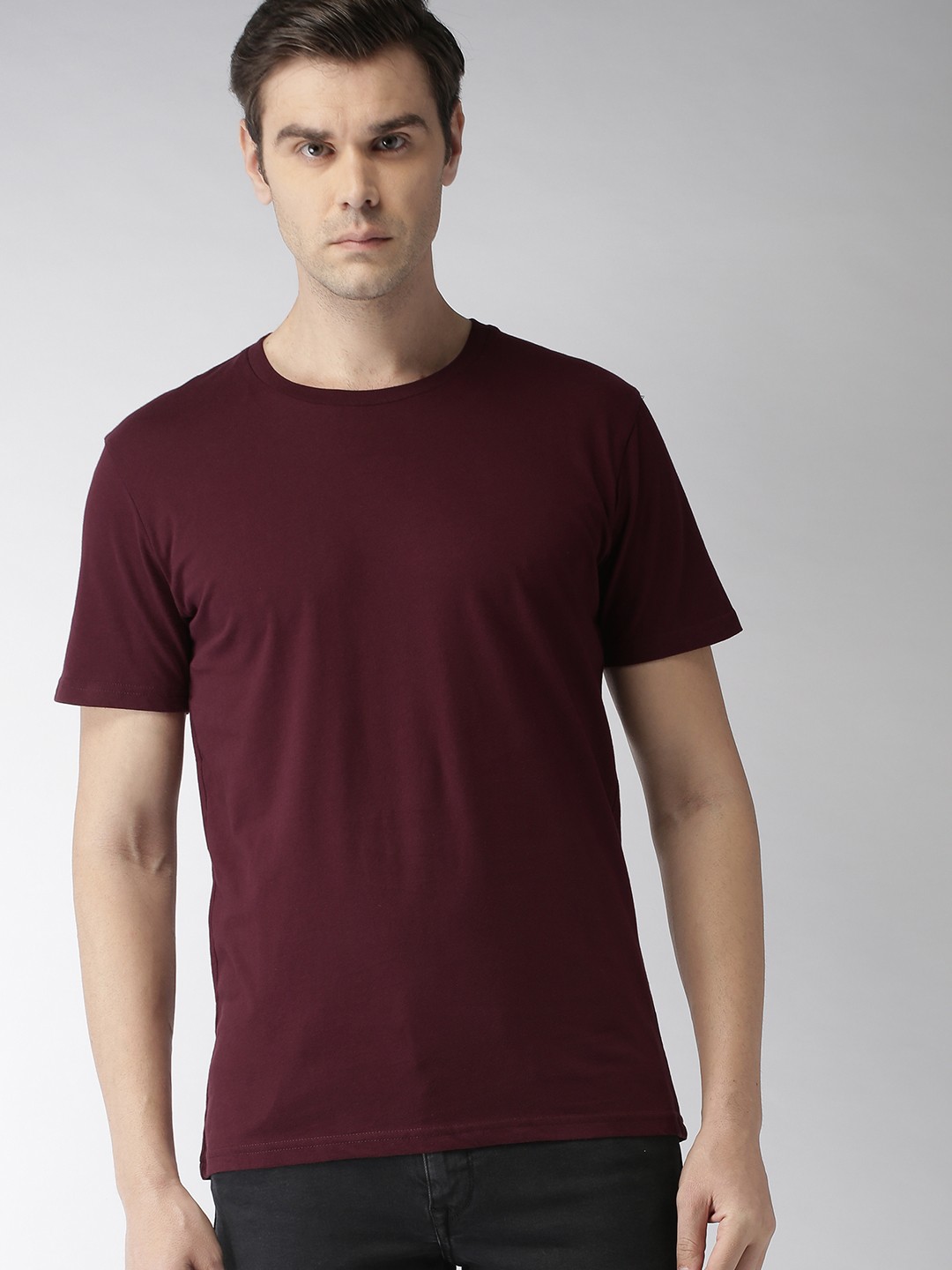

Celio Men Burgundy Solid Round Neck Pure Cotton T-shirt