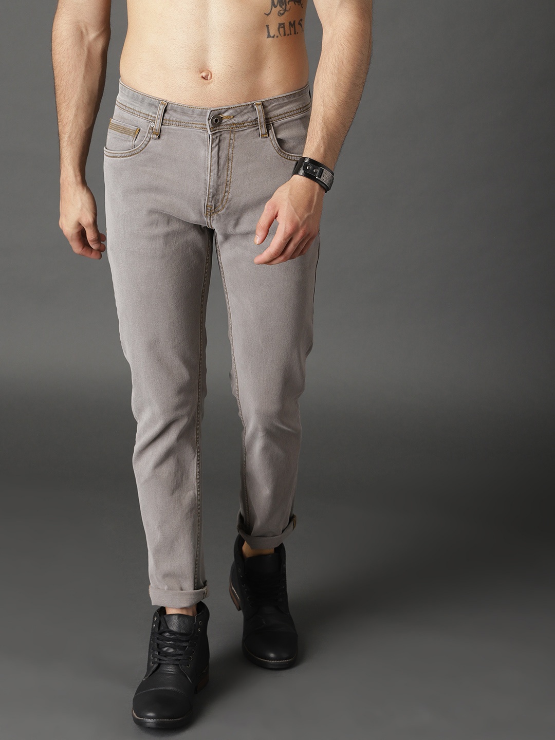 

Roadster Men Grey Regular Fit Mid-Rise Textured Stretchable Jeans