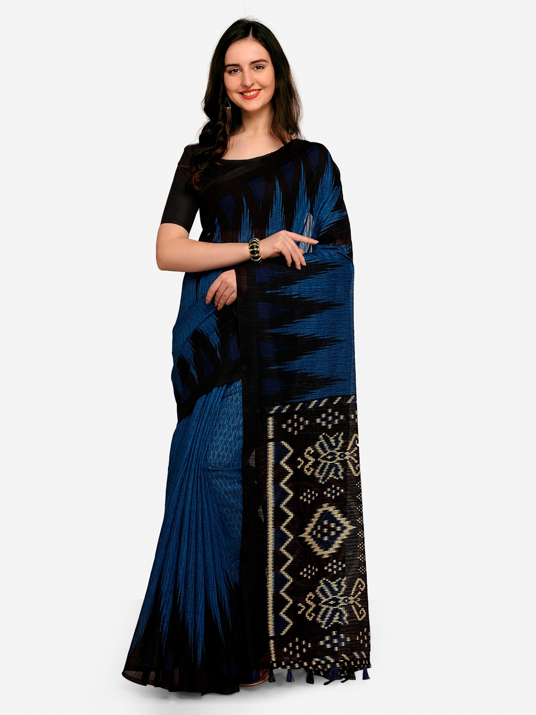 

Rajnandini Navy Blue & Black Printed Saree