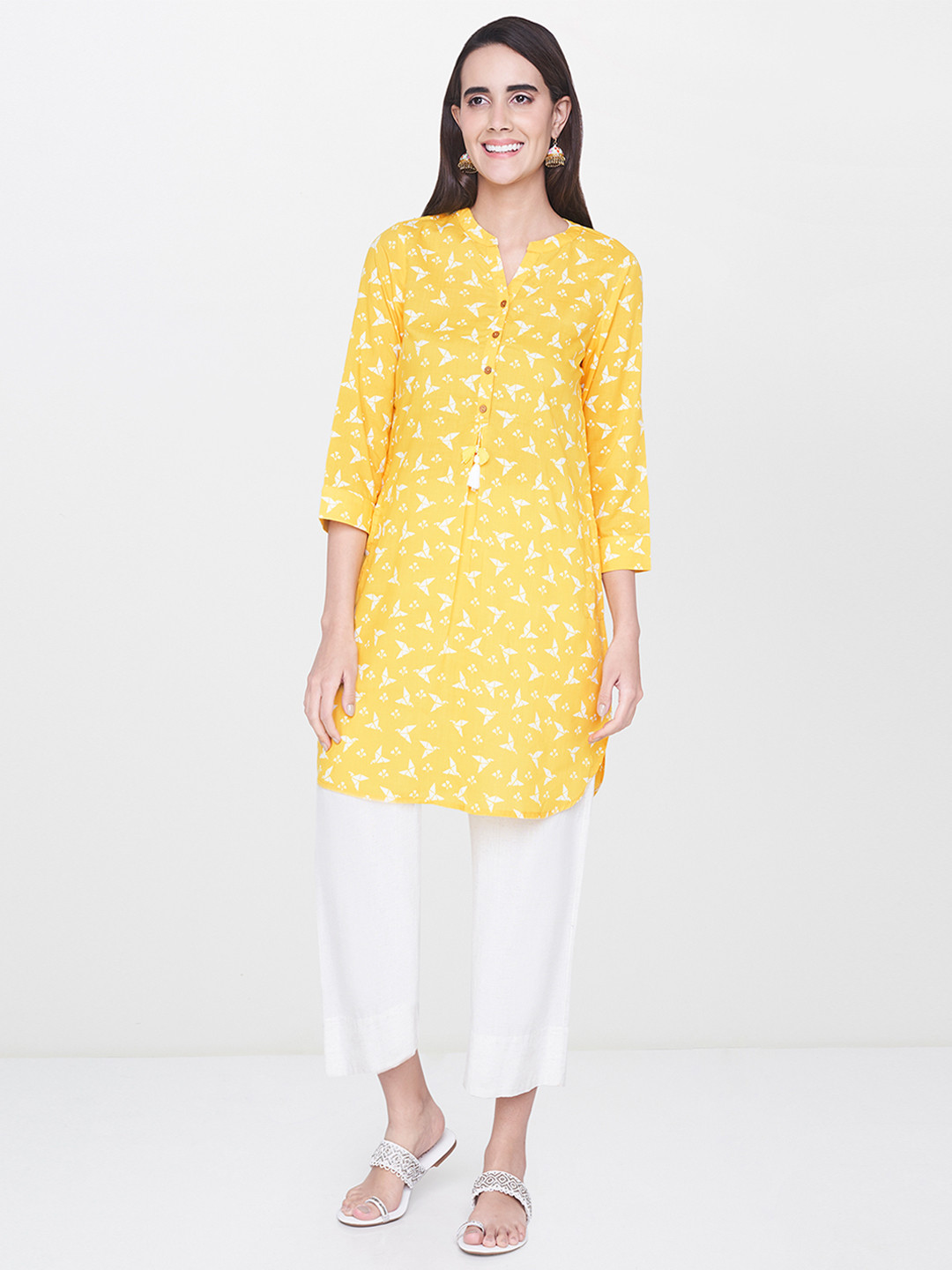 

Global Desi Women Yellow & White Printed Straight Kurta
