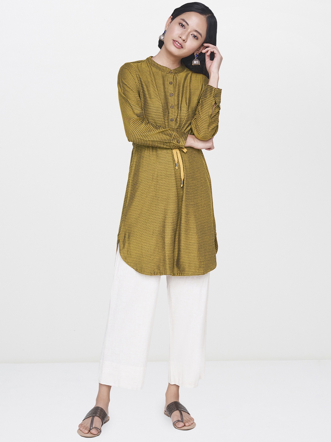 

Global Desi Women Yellow & Black Self-Design Tunic