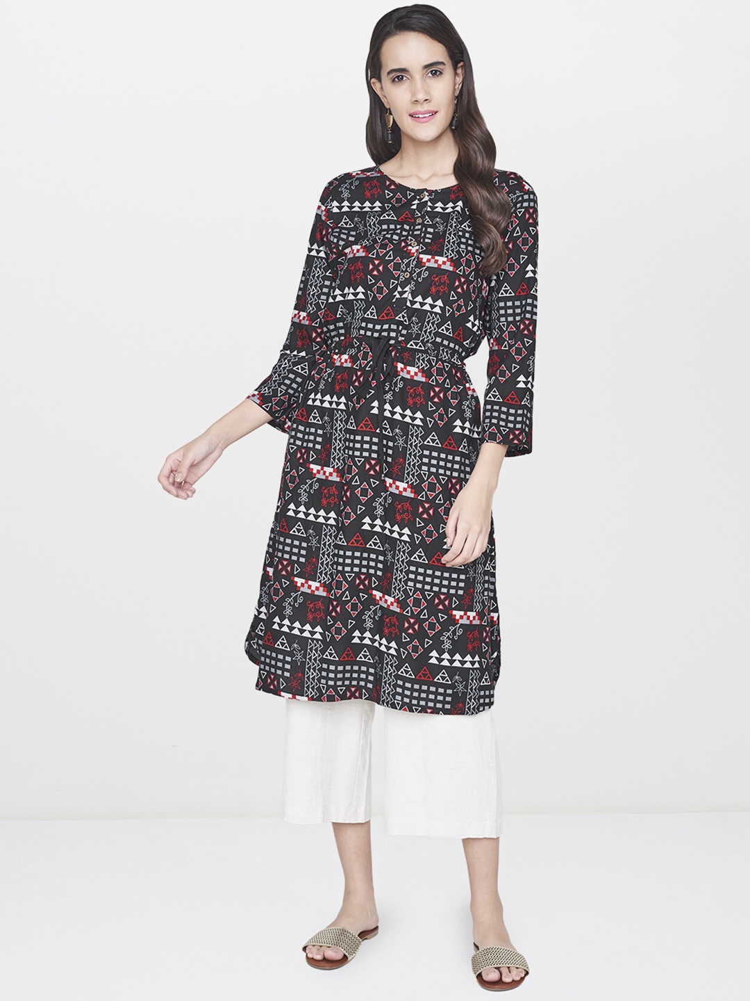 

Global Desi Women Black Printed Straight Kurta