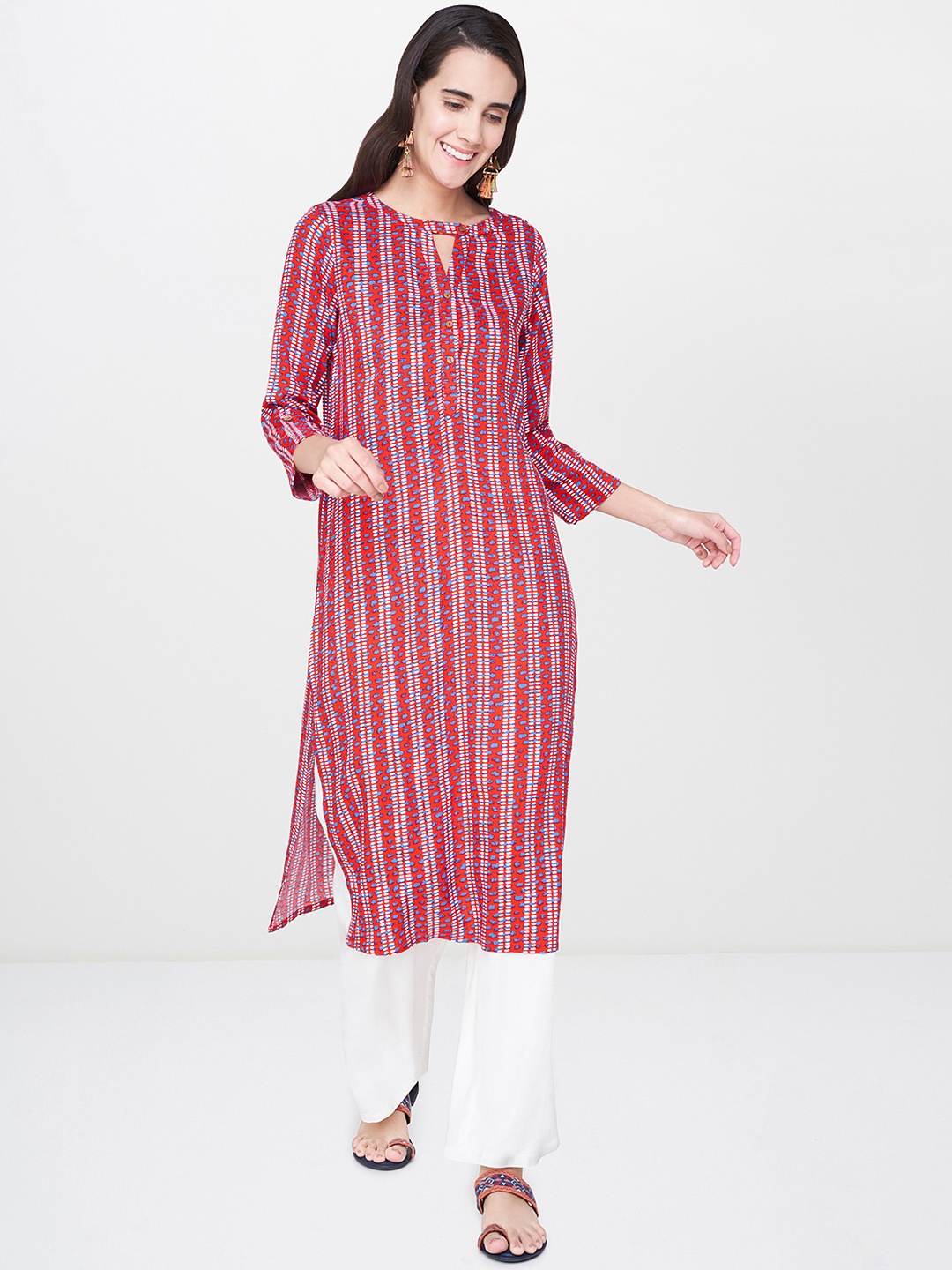

Global Desi Women Red Printed Straight Kurta