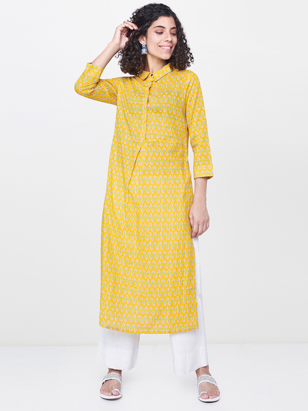 

Global Desi Women Mustard Yellow Printed Straight Kurta